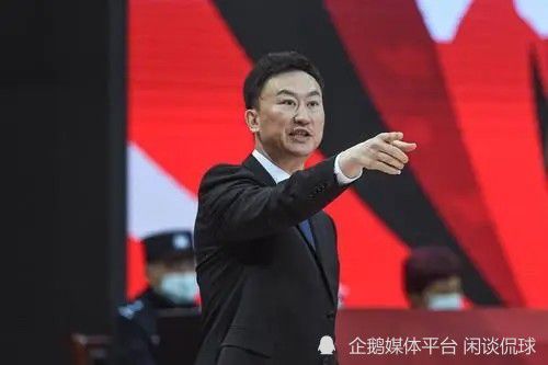 拜仁在欧冠小组赛中的战绩为5胜1平，以小组头名身份出线。